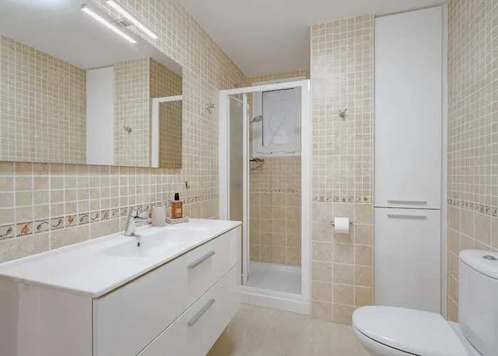 The Sunset - 2 Bedroom 아파트 아데제